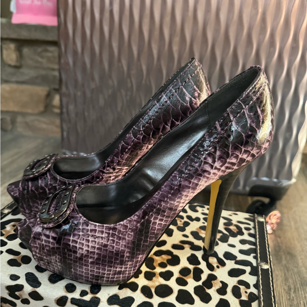 Snake pattern purple heels